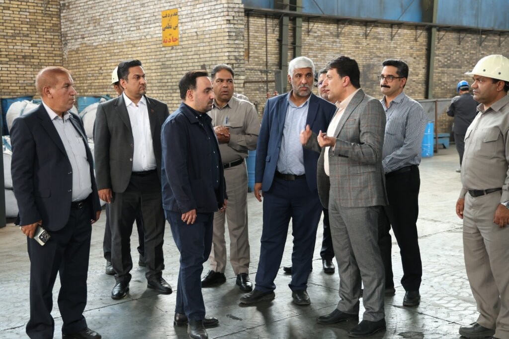 بازدید مدیرعامل و رئیس هیئت‌مدیره مؤسسه صندوق بازنشستگی مس از شرکت فرومولیبدن کویر رفسنجان